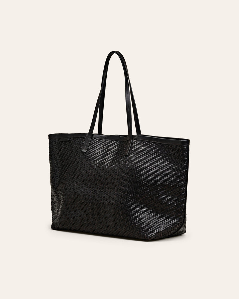 ISAI black leather shopper 1